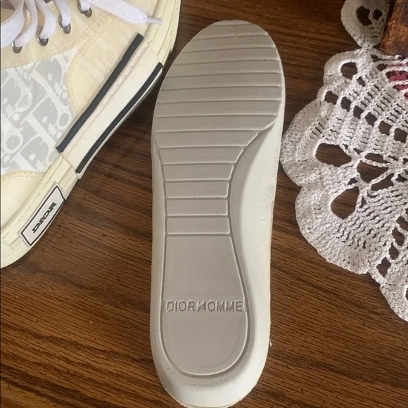 Dior Women's Cream High-Top Sneakers 7 217 - Picture 8 of 11